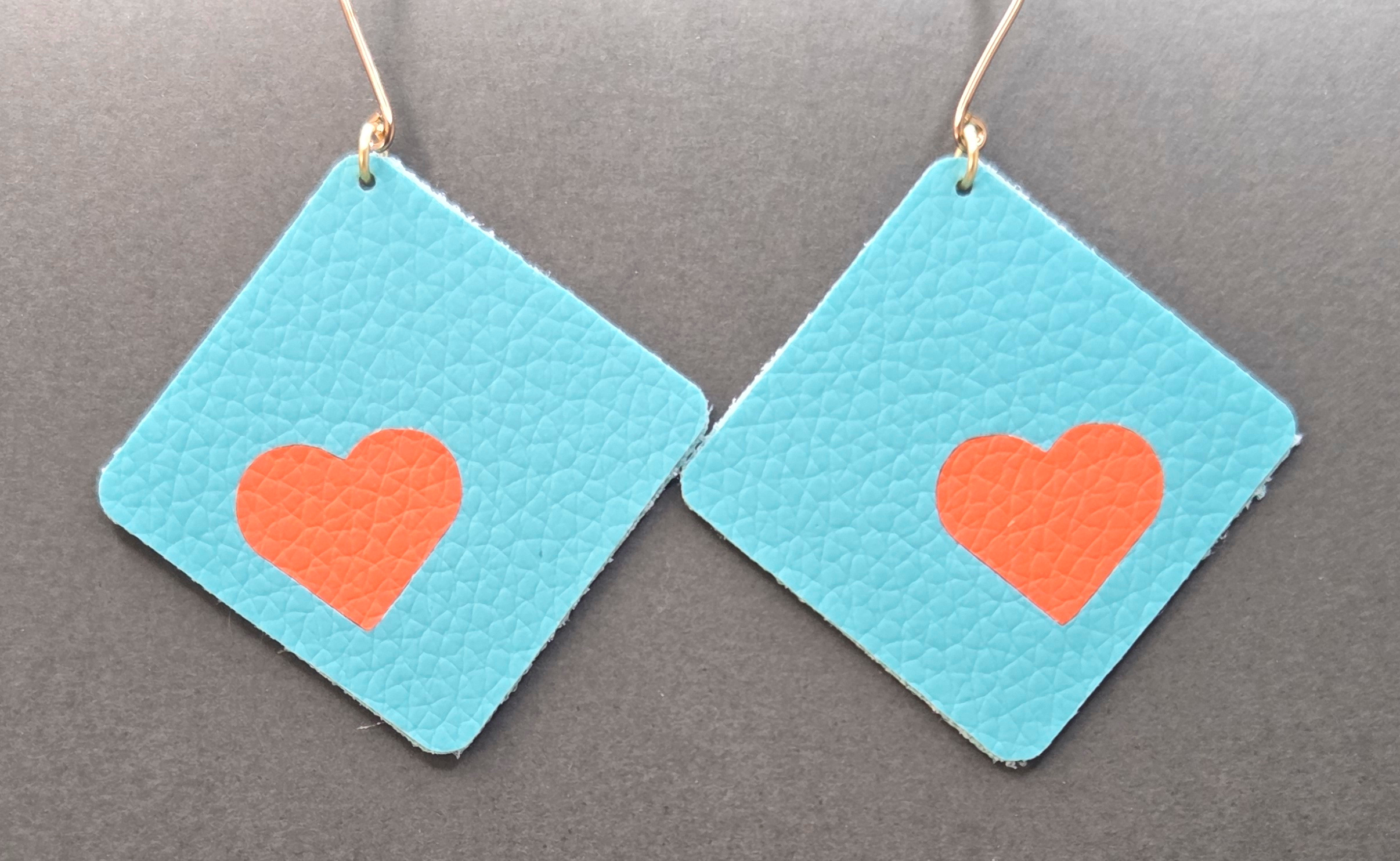 Faux leather earrings squares with hearts